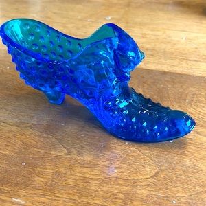 Fenton Blue Hobnail shoe